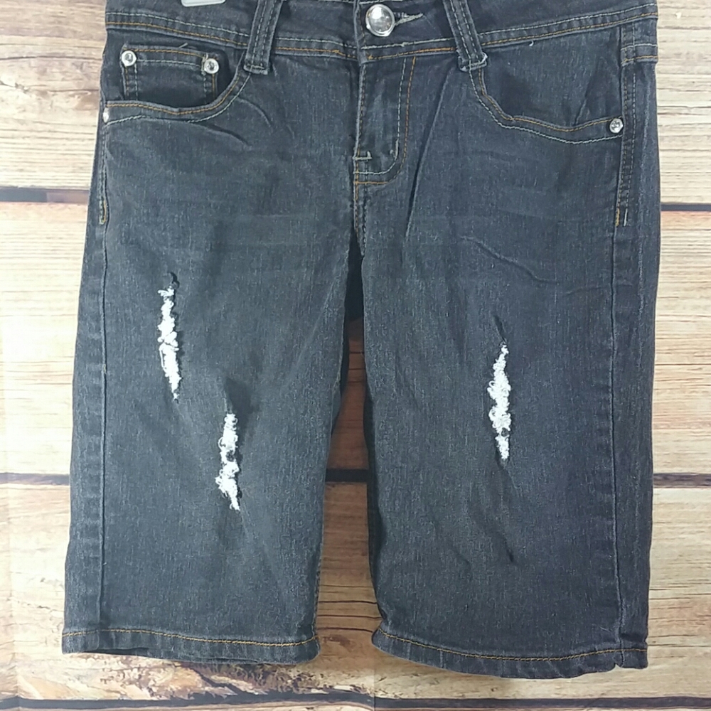 Pasion Denim Capri Size 5